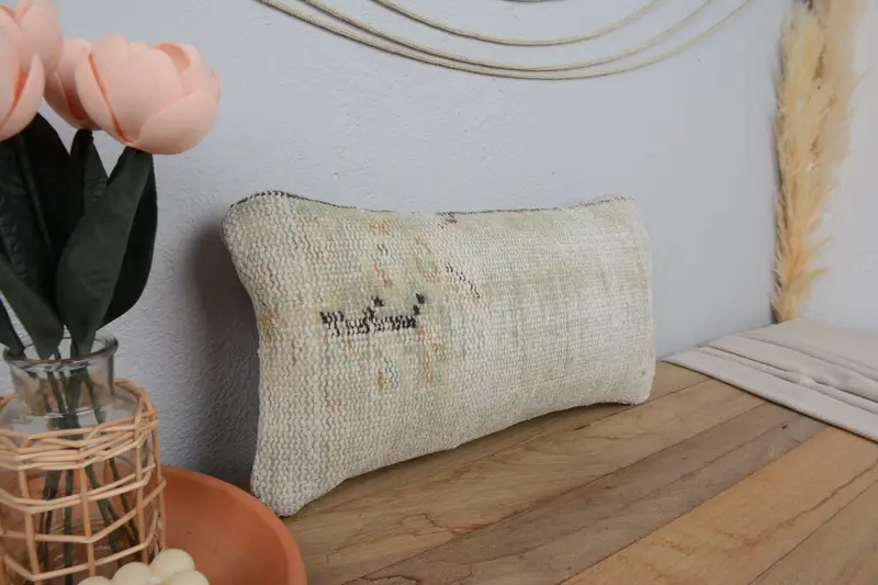 Besticktes beige-grünes Blumen-Wurfkissen, vielseitiges rechteckiges Kissen