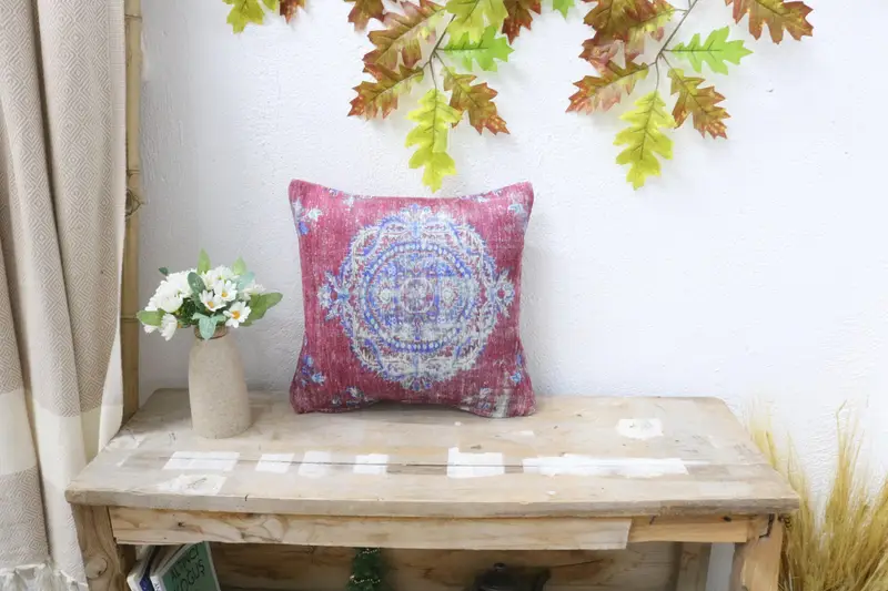 Handgefertigtes besticktes Kissen, braunes und beiges Vintage-Kissen