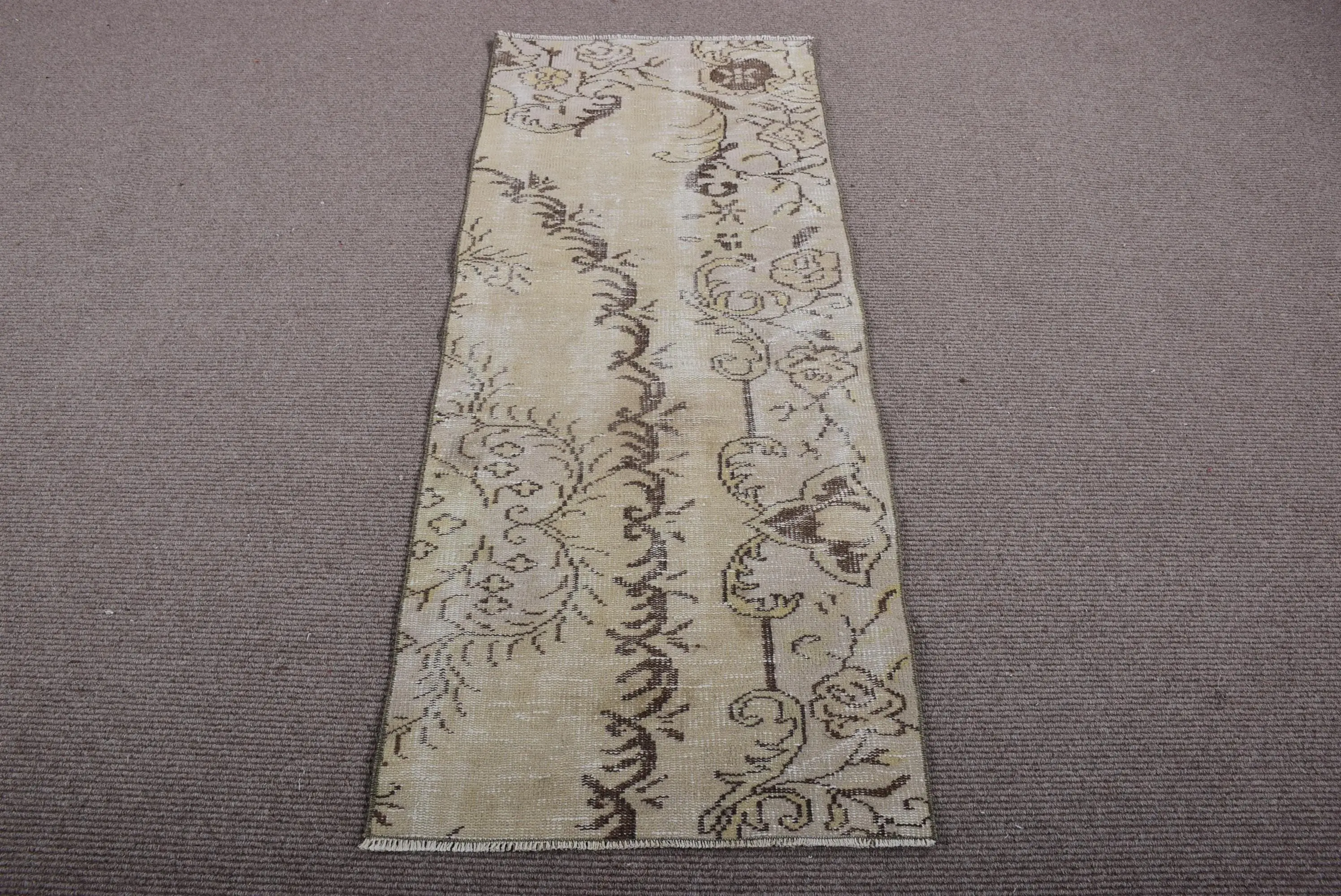 Vintage Turkish Rug 2.2x5.4 ft (68x166 cm), Beige Check Rug - 1
