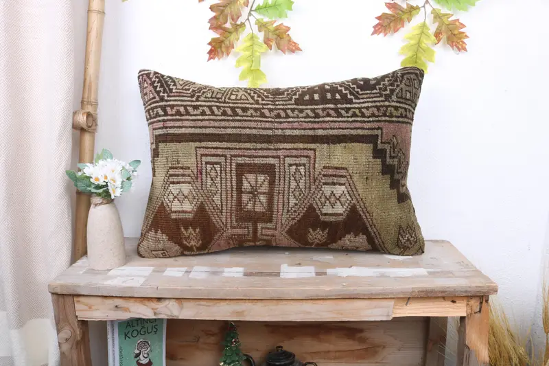 Handgefertigtes besticktes Kissen in Braun und Beige, 16 x 24 Vintage-Wurfkissen