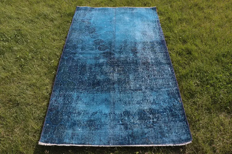 ブルーフローラルラグ、3x6フィートのエレガントなブルーとブラックのデザイン