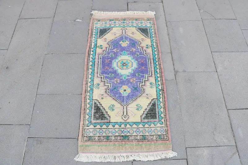 Oushak Vintage Halı, 1.7x3.5 ft Türk Halısı, Mor Çiçekli Yün Halı - 1