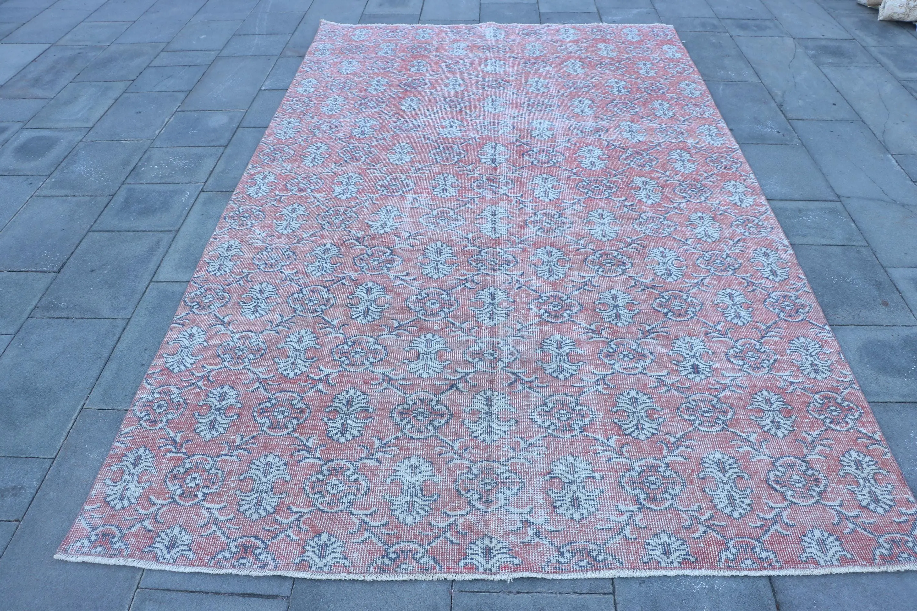 Turkish Vintage Large Rug 5.7x9.6 ft (174x292 cm), Red Check Rug - 1