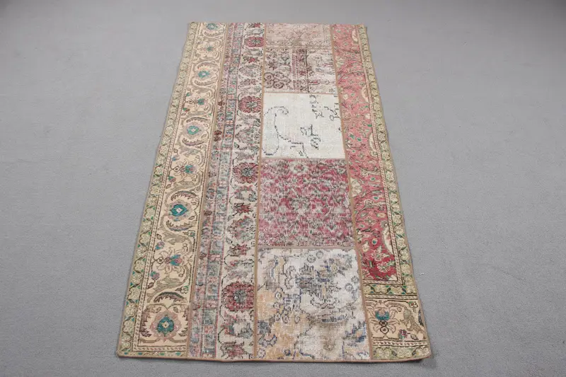 Red Patchwork Rug, 2.9x5.6 ft Elegant Home Decor