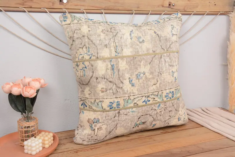 Graues und bronzefarbenes Patchwork-Wurfkissen, besticktes Vintage-Kissen