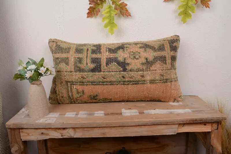 Rotes, bronzefarbenes, floral besticktes Kissen, 12x24 Wurfkissen