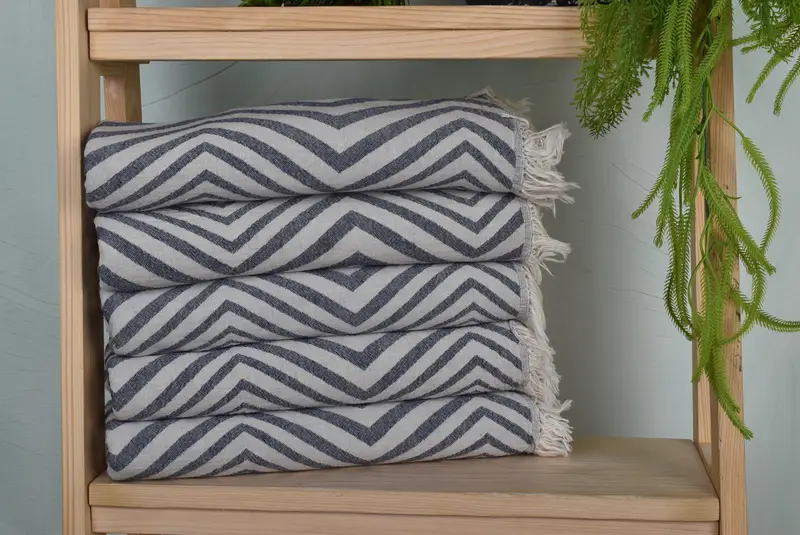 Custom Bath Towel, Beach Towel Bulk, Monogram Beach Towel, 70x40 Cotton Zigzag Design Towel, Travel Towel, Merry Christmas Gifts, Turkish hand towel - 1
