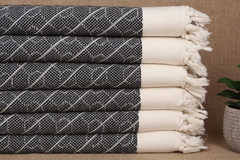Guest Hand Towel Geometric Black, Organic Cotton, 18x36 Inches