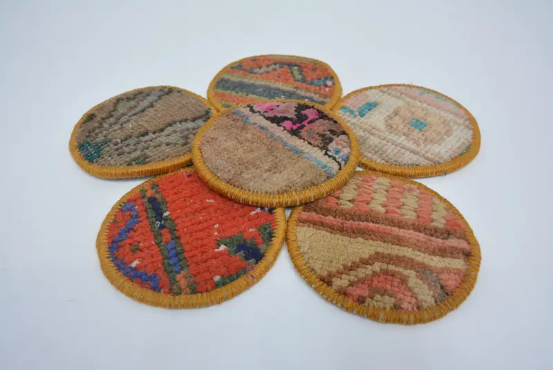 Posavasos Kilim rojo y beige, almohadilla de vidrio étnica única