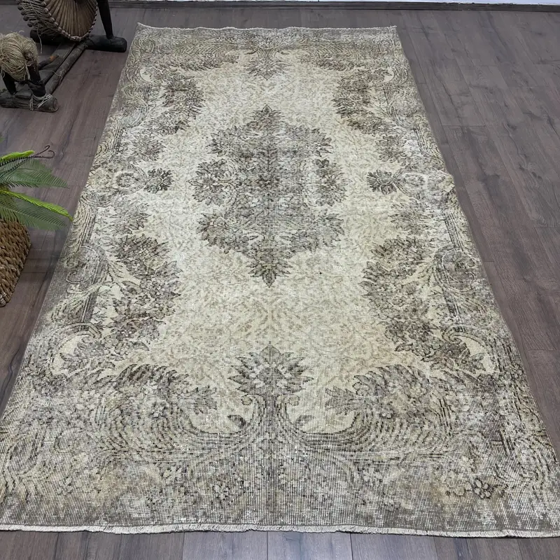 Elegant Beige & Brown Rug, 4,6x8,6 ft Nature-Inspired Decor