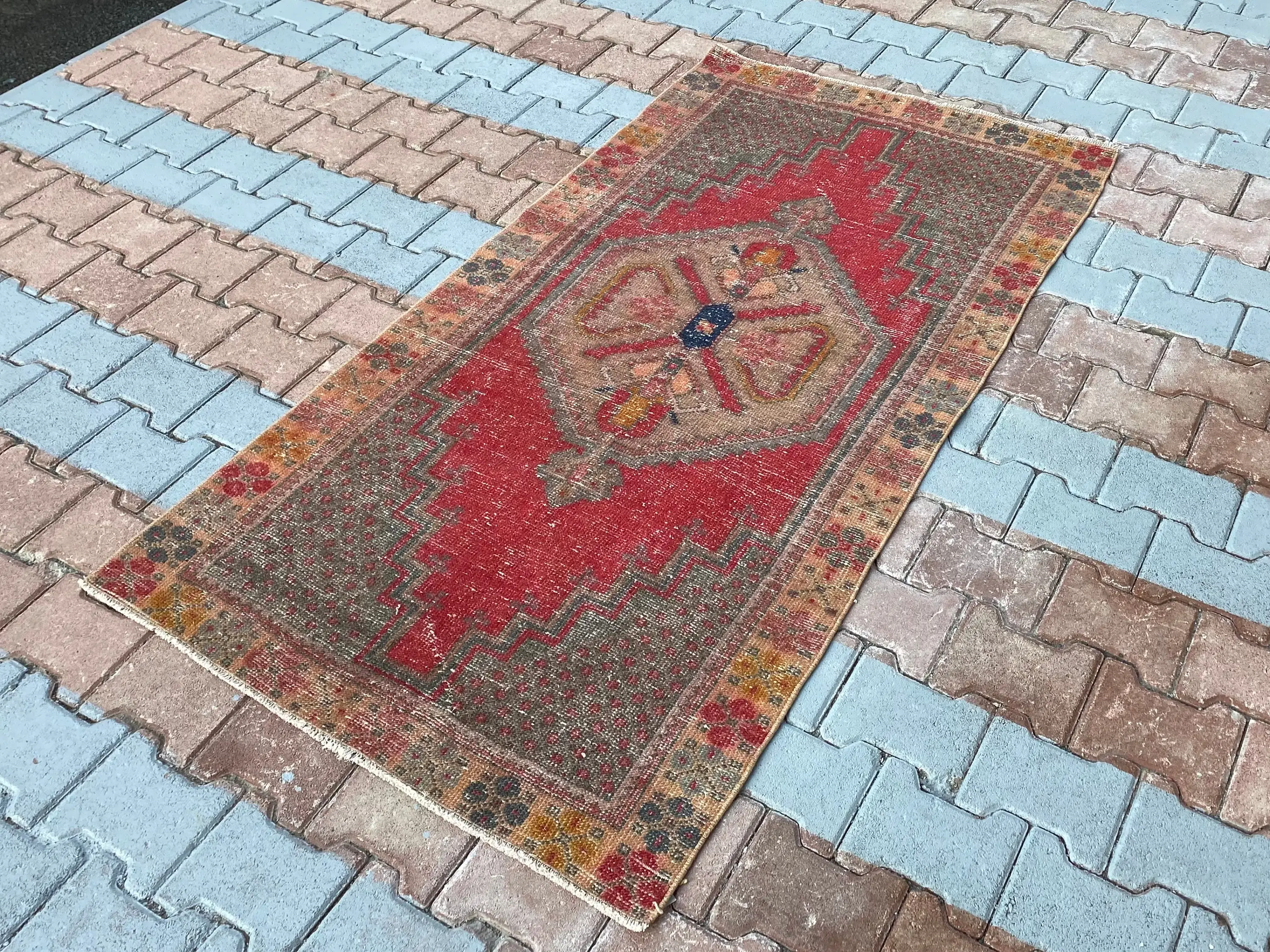 3.3x5.9 ft Vintage Türk Halısı, Vurgu Halısı, Kırmızı Yün Halı - 1
