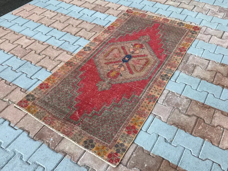 レッドフローラル&幾何学模様ラグ、3.3x5.9フィートのシックな装飾