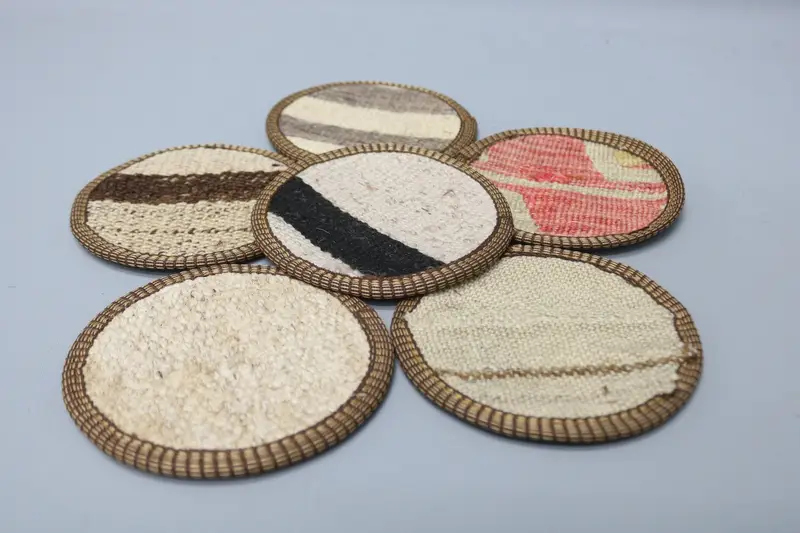 ボヘミアンラウンドコースター、白と茶色の滑り止めコースター