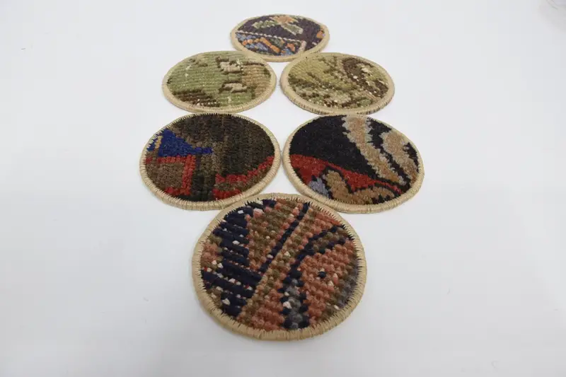 Grüner und brauner Kelim-Untersetzer, stilvoller und langlebiger Teppich-Untersetzer