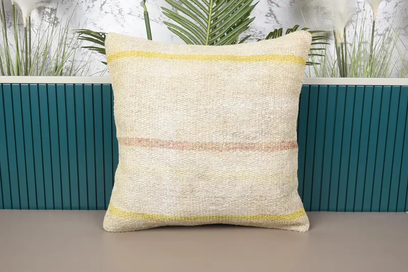 Besticktes beige-gelbes Wurfkissen, Vintage gestreiftes Kissen