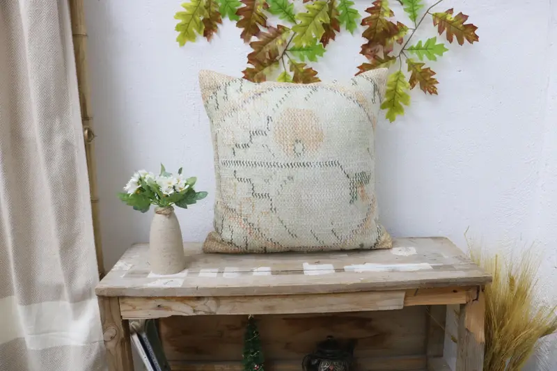 El Yapımı İşlemeli Kırlent, Fermuar Kapatmalı Vintage Kare Yastık