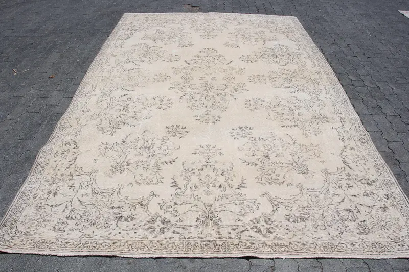 Vintage Oversize Rug, 7.3x11.2 ft Turkish Rug, White Patchwork Wool Rug - 1