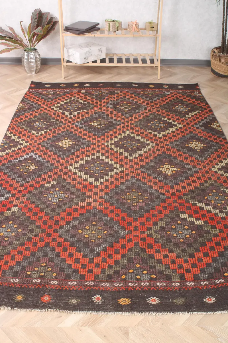 5,9 x 9,5 Fuß großer türkischer Kelim-Teppich, Vintage-Wollteppich mit rotem Tarnmuster - 1