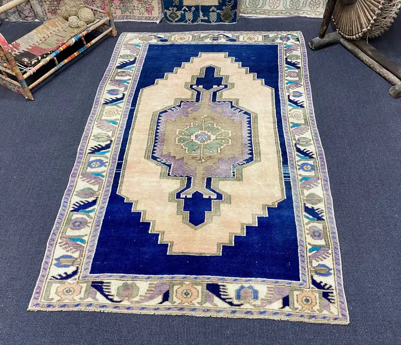 ブルーフローラルラグ、4.1x6.6フィートのエレガントな室内装飾