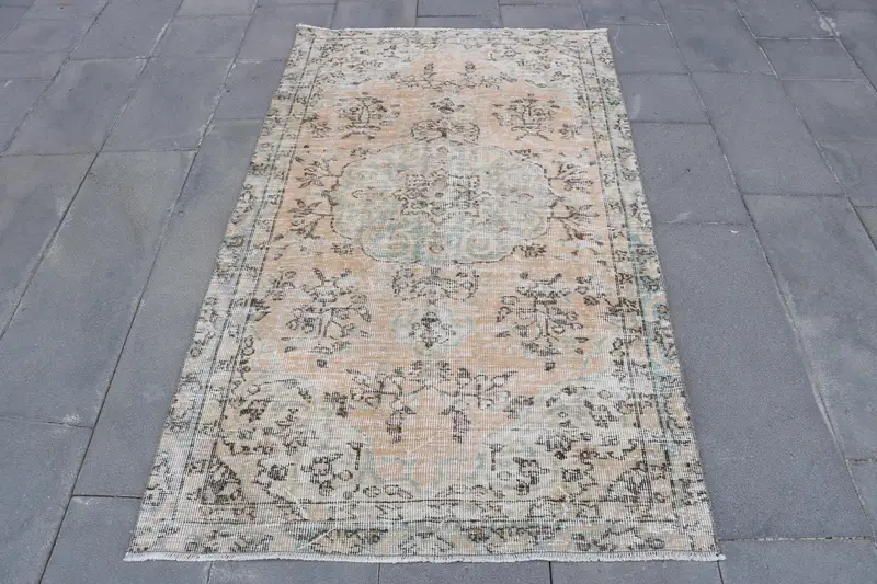 Türkischer Vintage-Teppich, Akzent 3,5x6 ft (106x183 cm) Teppich, braun eingefasster Wollteppich - 1