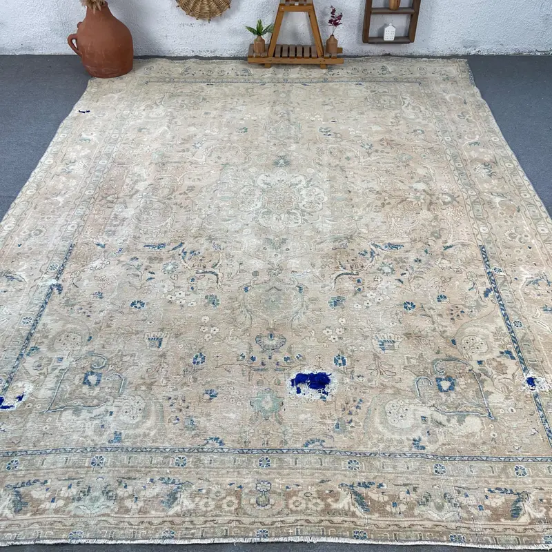 Elegant Beige Southwestern Rug, 9.7x12.6 ft Blue Accents