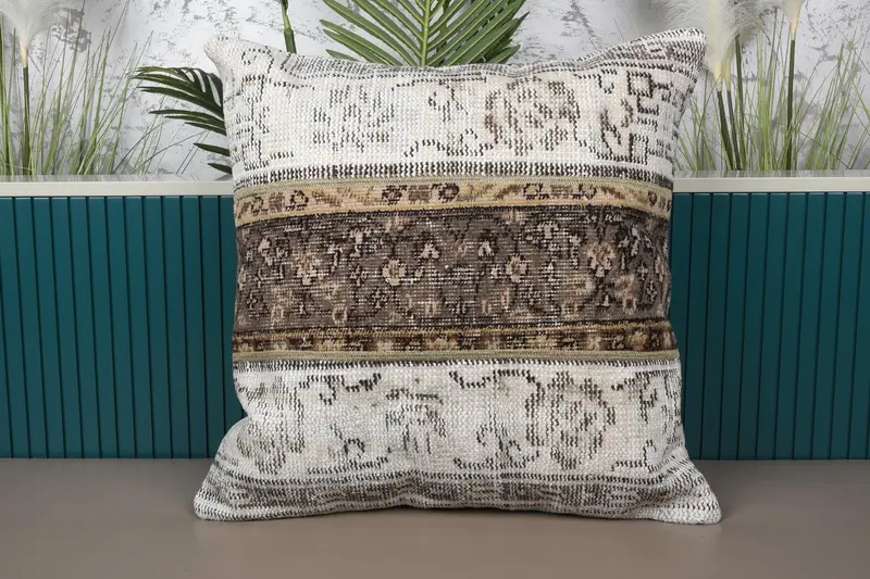 Beige & braunes Patchwork-Wurfkissen, Vintage besticktes Kissen