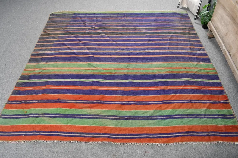Alfombra Kilim, Alfombra turca de 5,7x5,8 pies, Lana de alfombra con estampado animal azul - 1