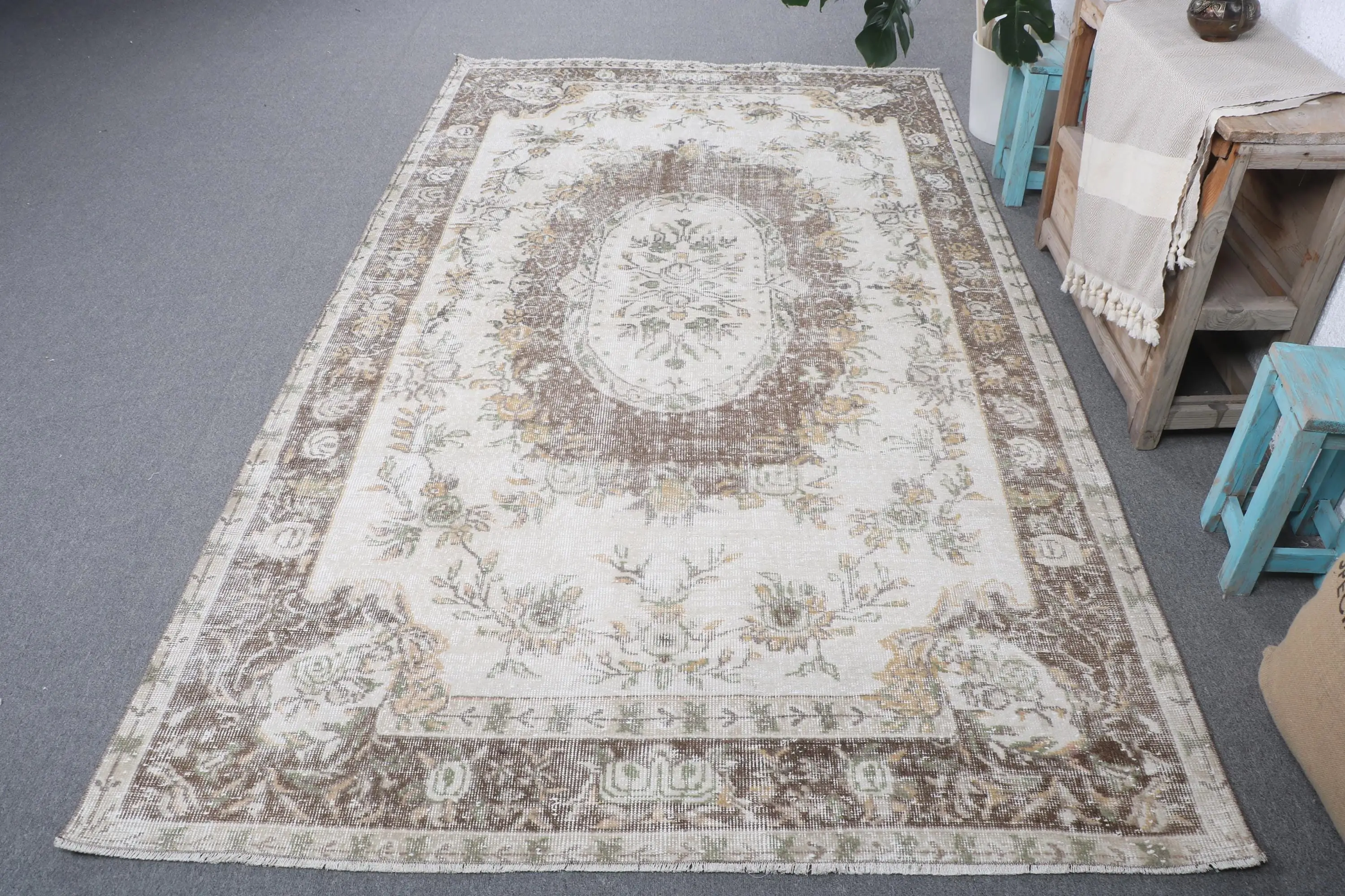 Vintage Halı 5.2x8.9 ft, Kahverengi Beyaz Kareli Yün Türk Halısı - 1