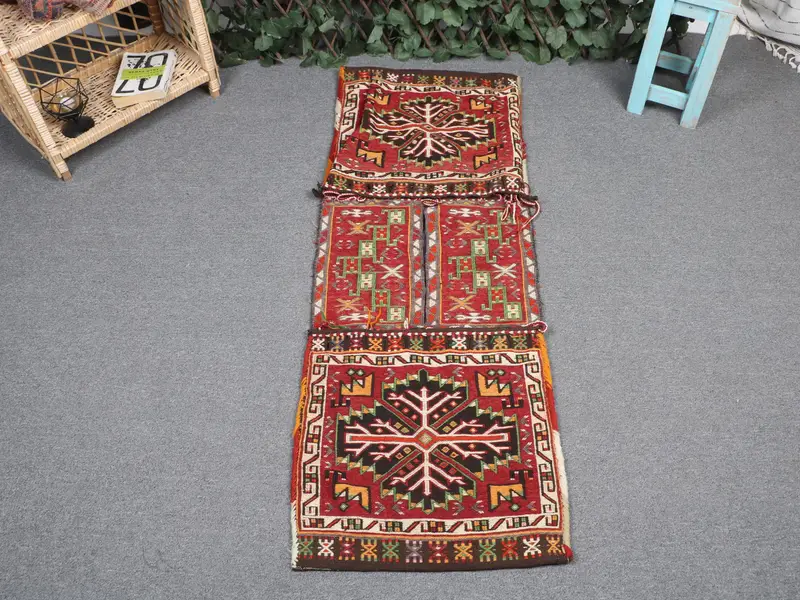 Red & Green Rug, 1,6x4,5 ft Solid Pattern