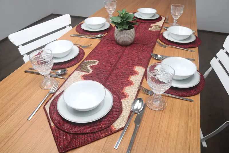 Mantel individual bohemio de lana de algodón rojo y beige, rectangular, 12.0 x 56.0 in