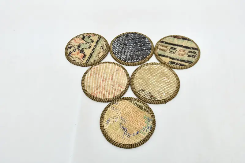 ボヘミアン ベージュ & ブロンズ ラウンド コースター、スタイリッシュなボヘミアン コースター