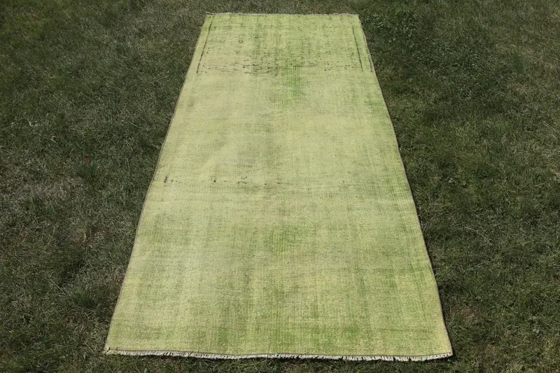 グリーン & ブラックの水玉模様のラグ、3.4x7.9 フィートのシックな装飾