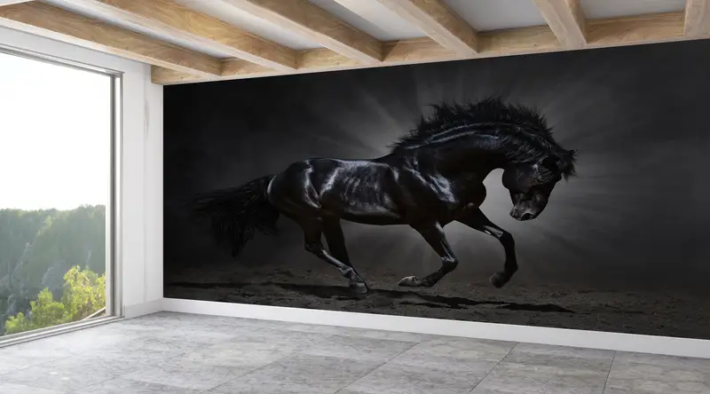 エレガントな黒い馬の壁紙：馬愛好家のためのモダンなロフトの装飾
