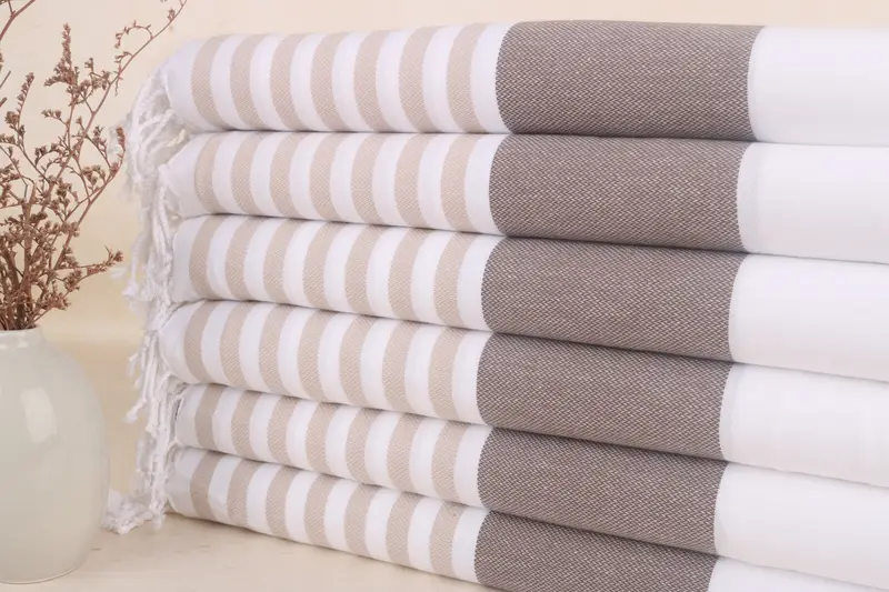Personalisiertes braun-hellbraun gestreiftes Handtuch, 40x71 Zoll, türkische Bio-Baumwolle