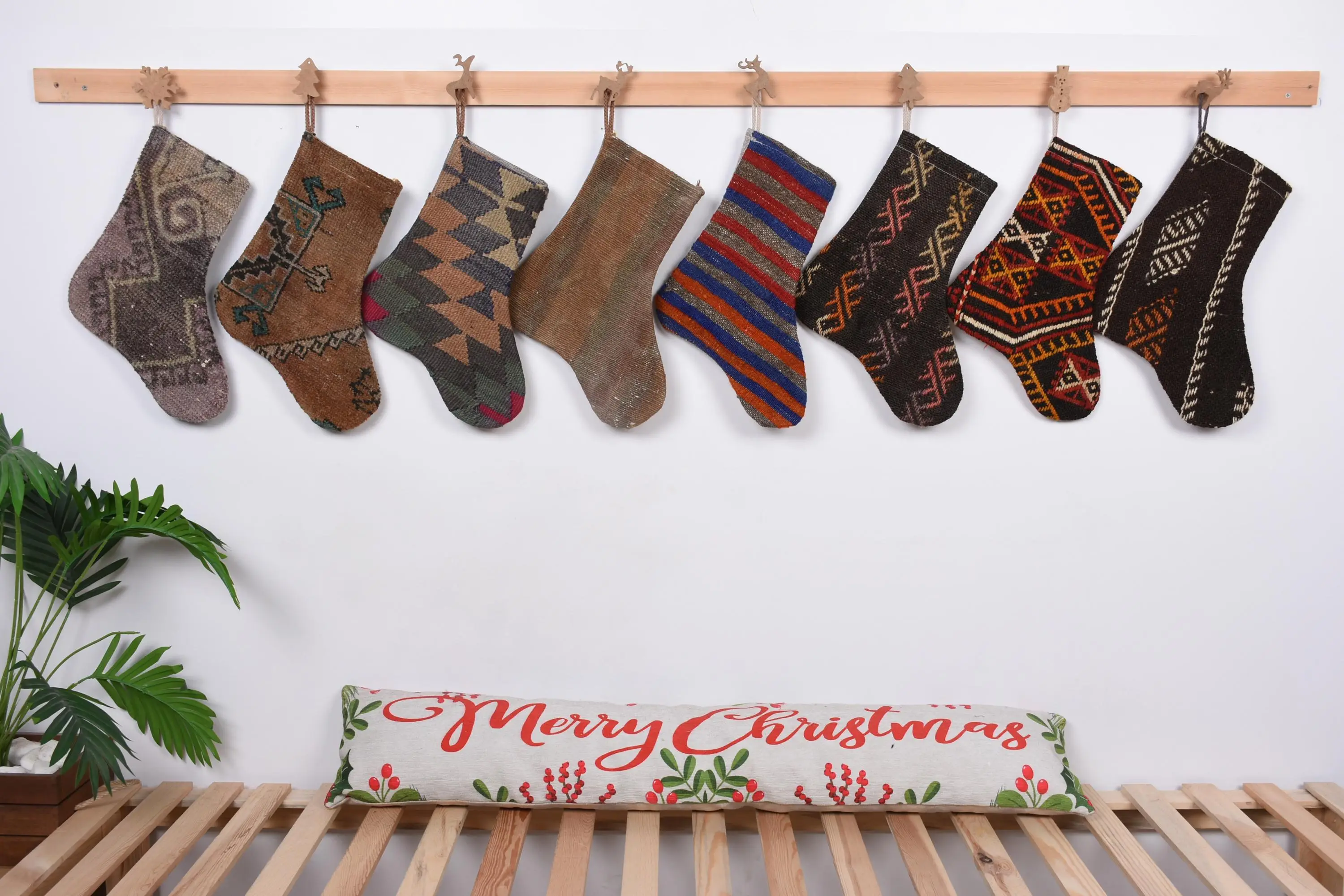 Patrón de adornos navideños festivos, calcetín navideño decorativo de 6 pulgadas - 1