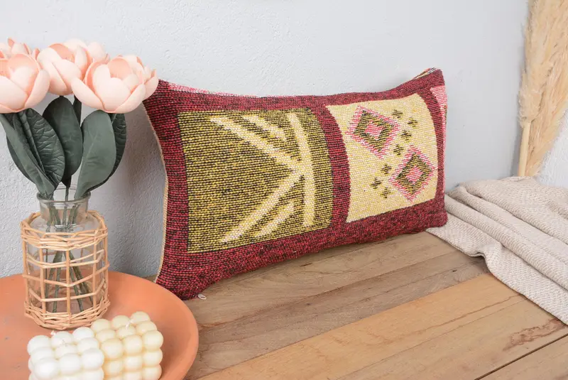 Almohada de lanzamiento geométrico beige y verde bordado, cojín vintage hecho a mano