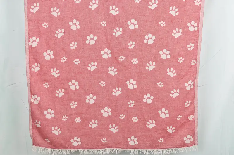 Handwoven Turkish Towel, Merry Christmas Gifts, Turkish beach towel, Personalized Beach Towel, Bridesmaid Gifts, 70x36 Cotton Paw Design Towel - 1