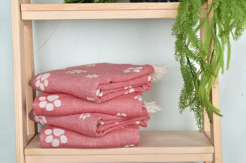 Handwoven Turkish Towel, Merry Christmas Gifts, Turkish beach towel, Personalized Beach Towel, Bridesmaid Gifts, 70x36 Cotton Paw Design Towel - 8