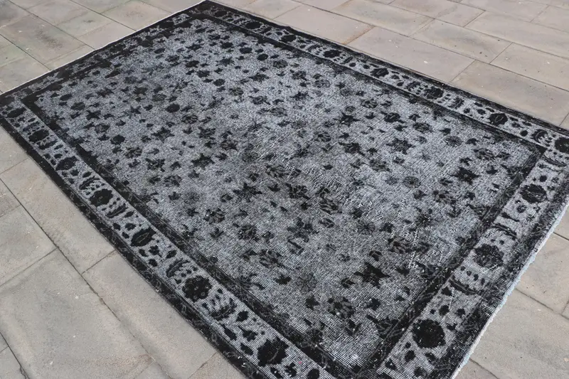 Vintage 5,3x8,7 ft Teppich, großer türkischer Teppich, schwarz grauer Südwestteppich