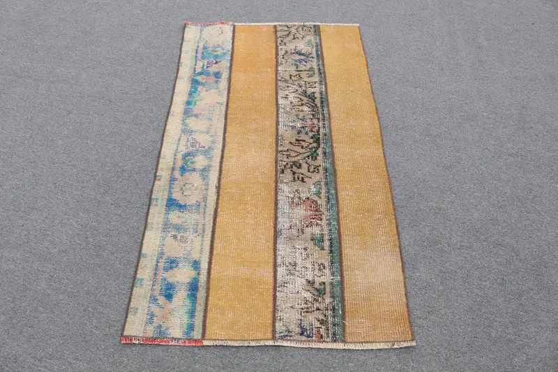 Gelb-grüner Karoteppich, 2,5 x 4,4 Fuß, schickes Dekor