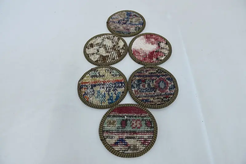 Ethnischer Untersetzer in Blau und Beige, langlebiger und stilvoller Tischuntersetzer