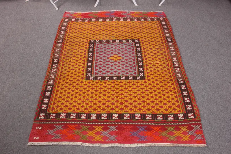 手作りのイエローラグ、3.4x4.4フィートの花柄とペイズリー