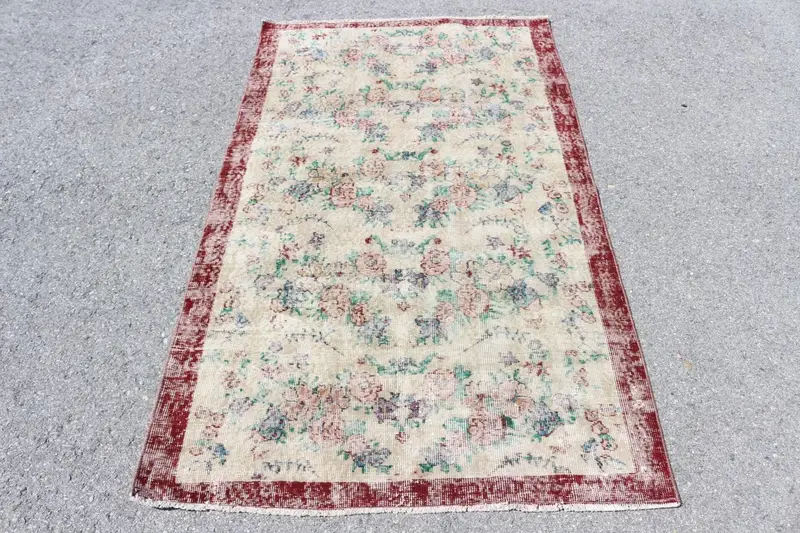 3.7x6.6 ft Halı, Türk Vintage Halı, Kırmızı Beyaz Hayvan Baskılı Yün Halı - 1