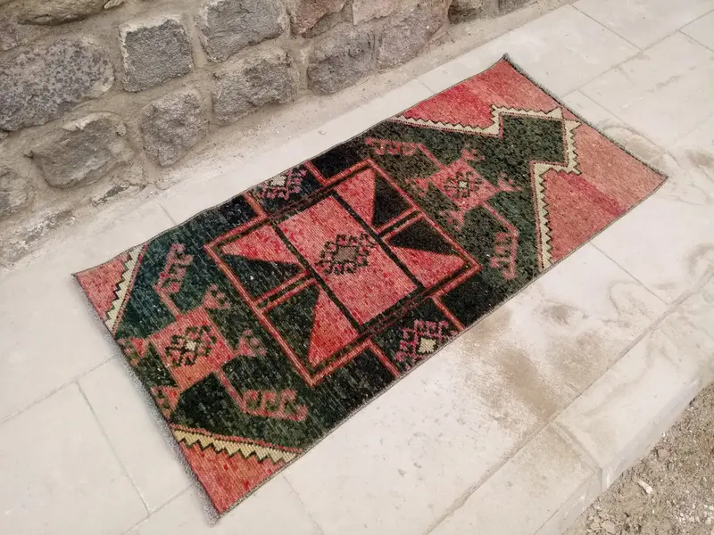 レッド、ブラックフローラル幾何学模様ラグ、1,92x4,25フィート