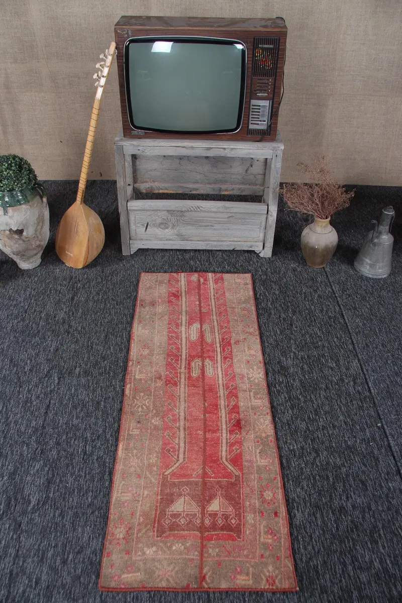 Türk Oushak Küçük Halı 1.8x5 ft (56x151 cm), Vintage Kırmızı Kareli Yün Halı - 1