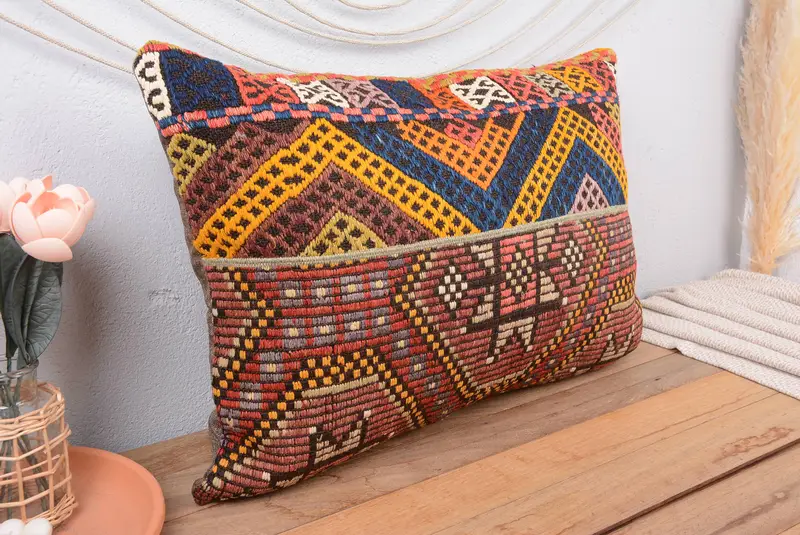 Rot- und bronzefarbenes Patchwork-Kissen, 20 x 28 besticktes Wurfkissen