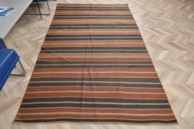 Mor ve Siyah Geometrik Halı, 4,8x8,3 ft Şık Dekor