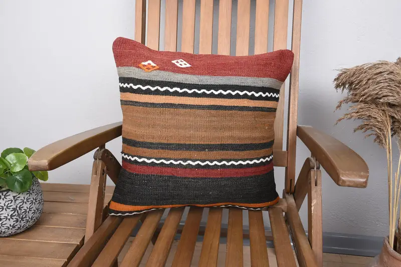 46x46 cm Holiday Decor Vintage Pillow, Striped Gift TexturedRed Cushion Cover - 1