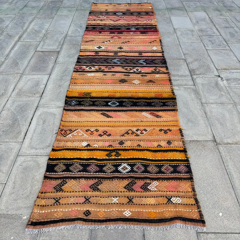 オレンジパッチワークラグ、3.3x12.8フィートの鮮やかな装飾