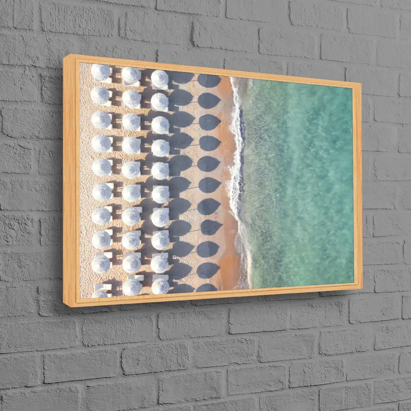 エレガントな海岸キャンバス: 海の波とビーチの風景